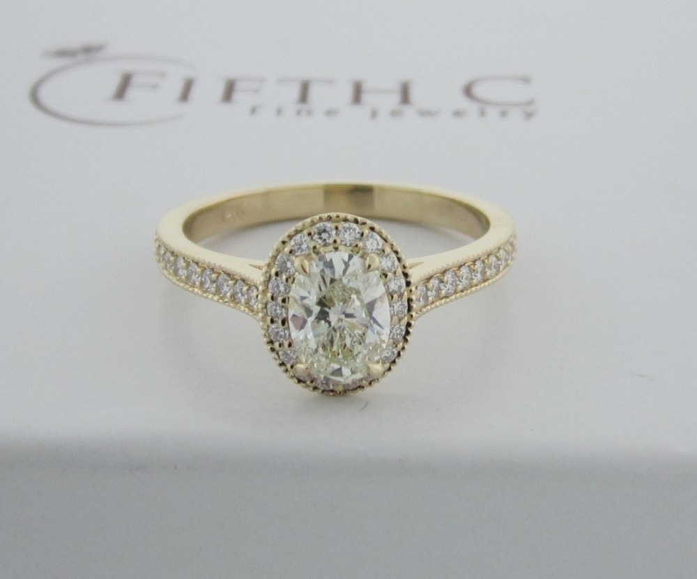 Oval in Yellow Gold with Diamond Halo and Band