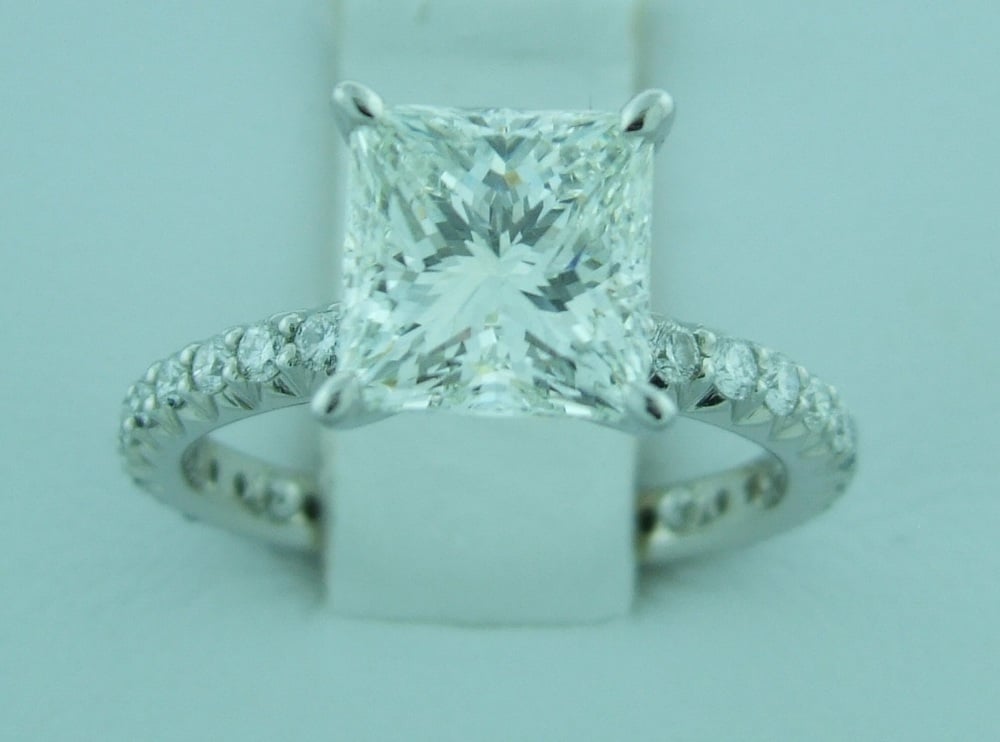 Princess 2.11ct Diamond on Platinum Pavé
