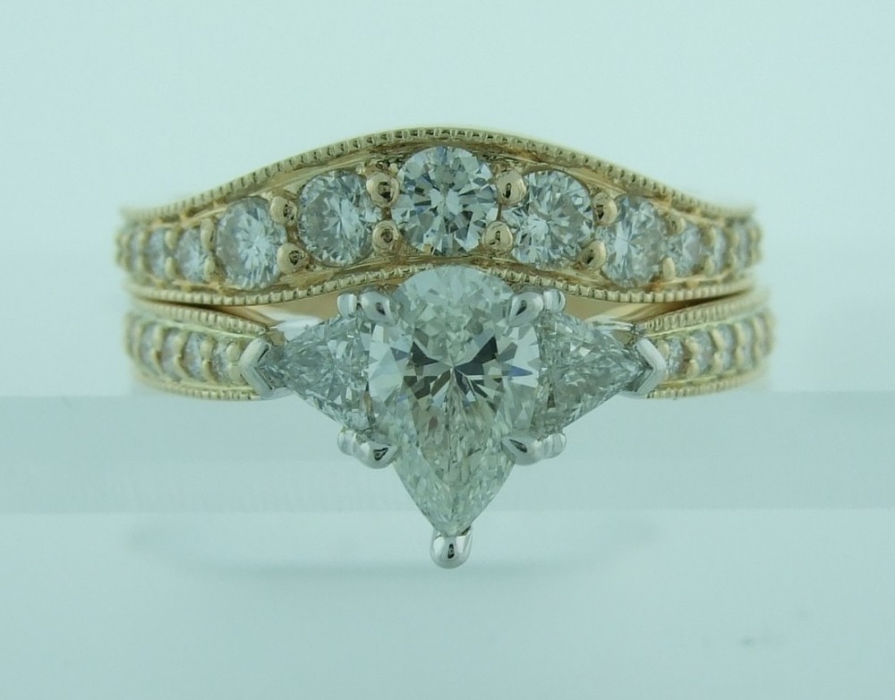 Pear with Trillion Sides, Pavé and Band