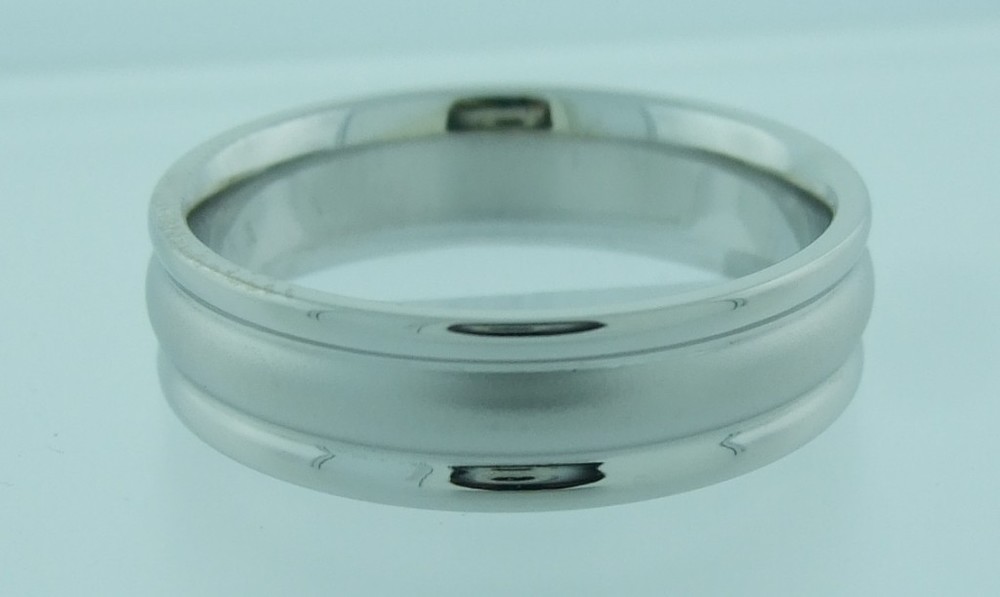 White Gold Brushed Center with Polished Edges