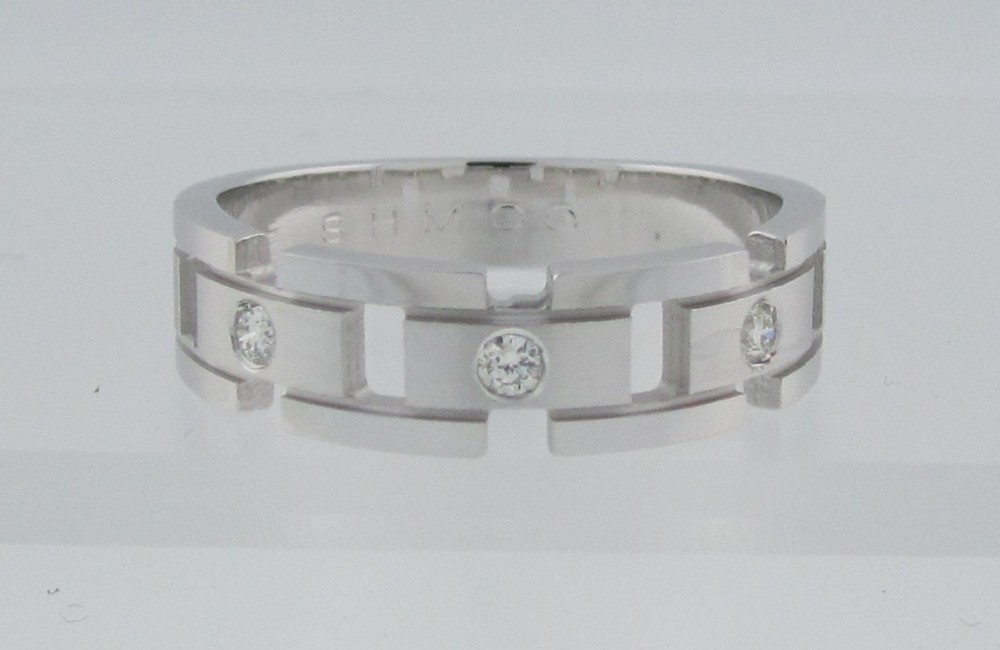 White Gold Chain-Link Band with Round Diamonds